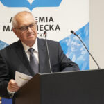 Prezes TNP Zbigniew Kruszewski mówiący do uczestników